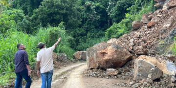 Desprendimiento de rocas en la PR-386 en Peñuelas. Foto: Gregory Gonsález / Facebook
