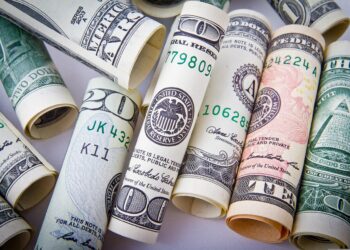 Dinero. Foto: NikolayF.com / Pixabay