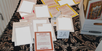 Algunos documentos que el FBI encontró en Mar-a-Lago. Foto: Departmento de Justicia de EEUU vía AP