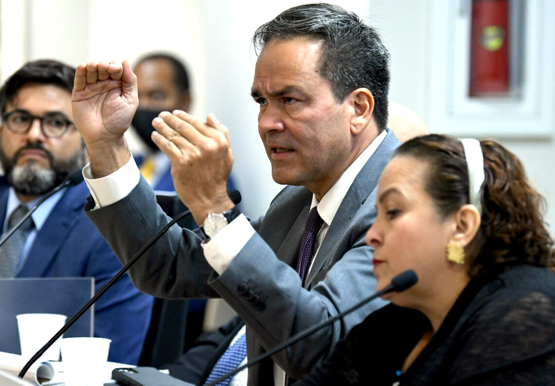 Edison Avilés Deliz, presidente del Negociado de Energía de la Junta Reglamentadora de Servicio Público. Foto archivo