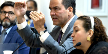 Edison Avilés Deliz, presidente del Negociado de Energía de la Junta Reglamentadora de Servicio Público. Foto archivo