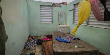 Vivienda de Nelson Cirino luego del paso del huracán Fiona por Loíza. Foto: Alejandro Granadillo / AP