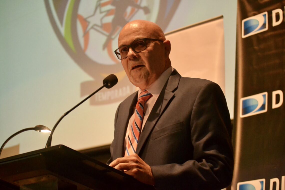 Doctor José Quiles, presidente de la Federación de Béisbol de Puerto Rico. Foto: CyberNews