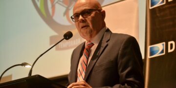 Doctor José Quiles, presidente de la Federación de Béisbol de Puerto Rico. Foto: CyberNews