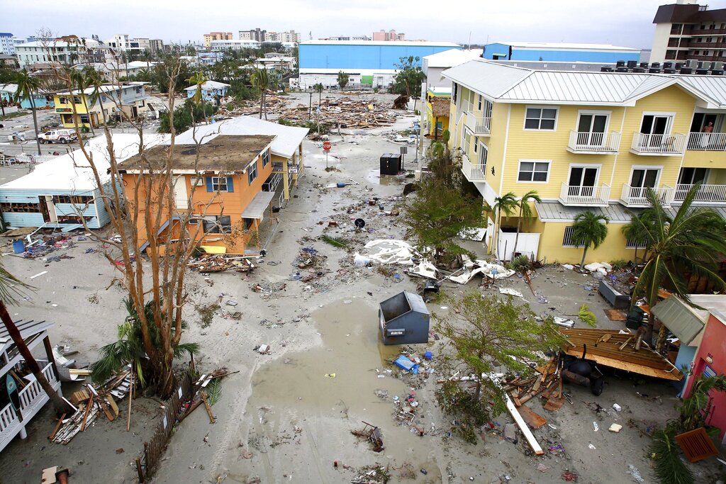 Daños en Fort Myers Beach, Florida, luego del paso del huracán Ian. Foto: Douglas R. Clifford/Tampa Bay Times vía AP