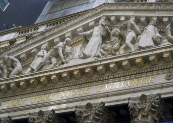 Edificio de la Bolsa de Valores en el distrito financiero de Nueva York. Foto: AP/Mary Altaffer
