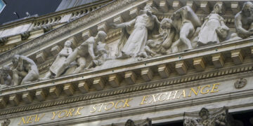 Edificio de la Bolsa de Valores en el distrito financiero de Nueva York. Foto: AP/Mary Altaffer