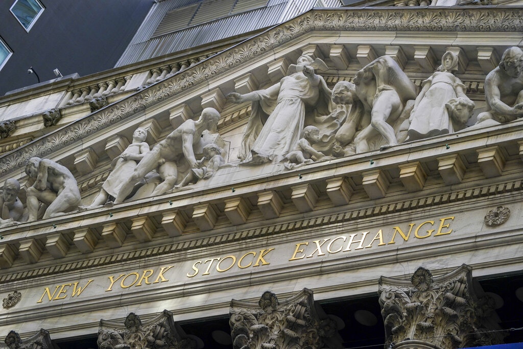 Edificio de la Bolsa de Valores en el distrito financiero de Nueva York. Foto: AP/Mary Altaffer