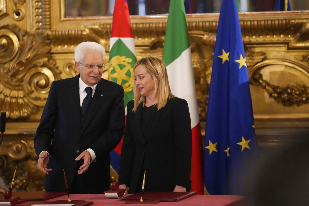 El presidente de Italia, Sergio Mattarella, y la primera ministra, Giorgia Meloni. Foto: Alessandra Tarantino / AP