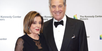 Nancy Pelosi y Paul Pelosi en una foto de 2019. Foto: Kevin Wolf / AP