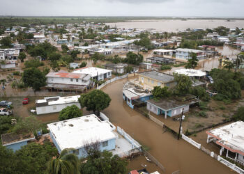 Inundación en la Playa de Salinas debido al huracán Fiona. Foto: Alejandro Granadillo / AP