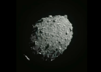 El asteroide Dimorfo en una foto tomada de una transmisión de la NASA el 26 de septiembre de 2022 desde la nave espacial DART. Foto: ASI/NASA vía AP