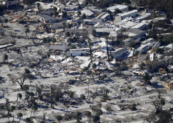 Daños causados por el huracán Ian en Estero Island, en Fort Myers Beach, Florida. Foto: Gerald Herbert / AP