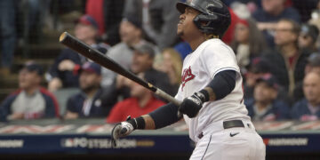 José Ramírez pegó un cuadrangular de dos carreras por Cleveland. Foto: Phil Long / AP