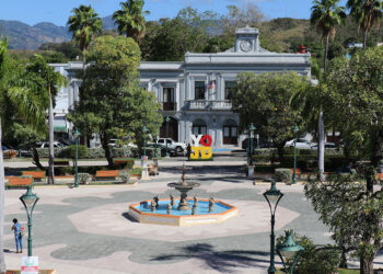 Plaza pública de Juana Díaz. Foto: Michelle Estrada Torres