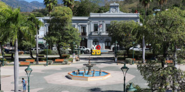 Plaza pública de Juana Díaz. Foto: Michelle Estrada Torres