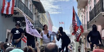 Protesta contra LUMA Energy en el Viejo San Juan. Foto: Ana Irma Rivera Lassén / Facebook