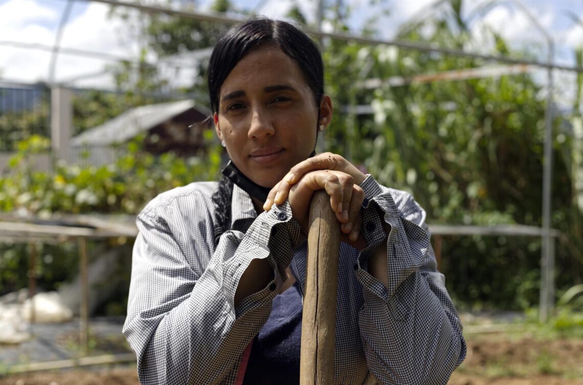 Stephanie Rodríguez, agricultura y maestra. Foto: Thais Llorca / EFE