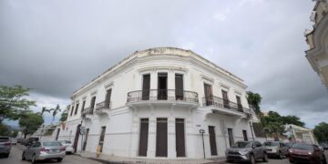 Factoría Sur ubicará en la otrora casa de Mercedita Serrallés, entre las calles Isabel y Salud en Ponce. (Foto: Florentino Velázquez)