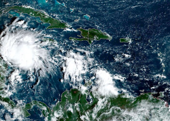 Imagen de satélite: NOAA (vía AP)