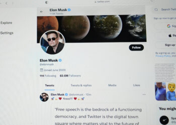La página de Elons Musk en Twitter. (Foto: Eric Risberg / AP)
