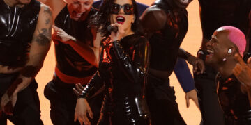 Rosalía interpreta un popurrí en la 23a entrega anual del Latin Grammy  en la Mandalay Bay Michelob Ultra Arena el jueves 17 de noviembre de 2022, en Las Vegas. (Foto AP/Chris Pizzello)