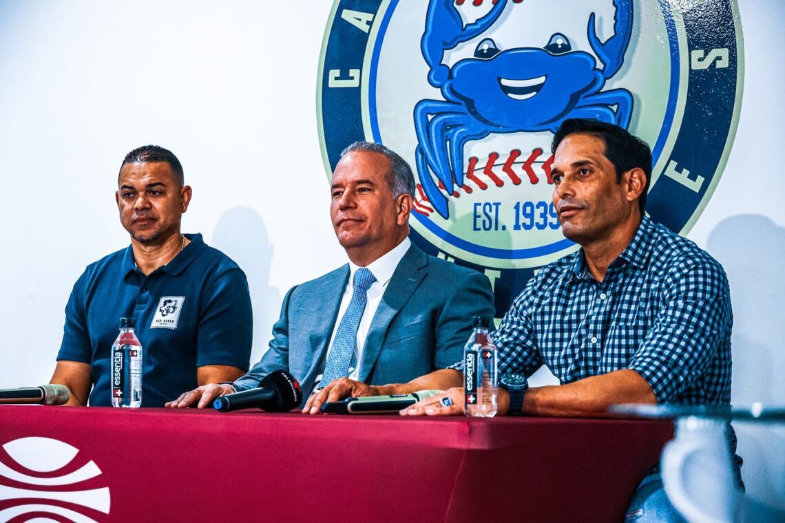 Alex Cintrón, Carlos Iguina y Nick Ortiz. (Foto: Cangrejeros de Santurce / Facebook)