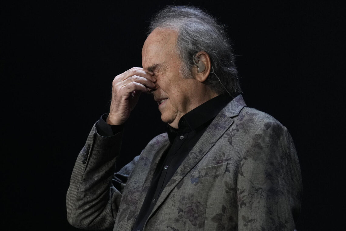 El cantautor Joan Manuel Serrat en su concierto de despedida en Barcelona. (Foto: EFE / Alejandro García)