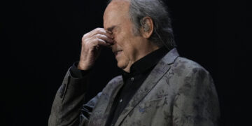 El cantautor Joan Manuel Serrat en su concierto de despedida en Barcelona. (Foto: EFE / Alejandro García)