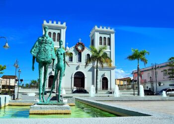 Plaza Pública Manuel Corchado en Isabela. (Foto suministrada)