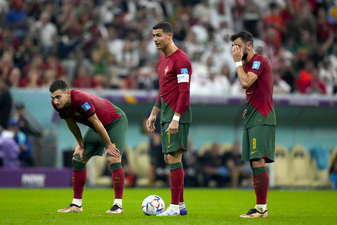 El atacante portugués Cristiano Ronaldo (centro) durante el partido contra Suiza. (Foto: Alessandra Tarantino | AP)