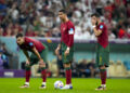 El atacante portugués Cristiano Ronaldo (centro) durante el partido contra Suiza. (Foto: Alessandra Tarantino | AP)