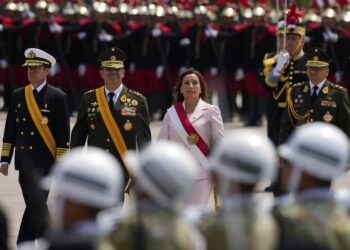 Dina Boluarte presidenta de Perú. (Foto: Martín Mejía / AP)