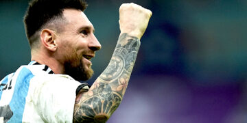 Lionel Messi celebra tras la victoria de Argentina por penales ante Holanda en el partido por los cuartos de final del Mundial. (Foto: Jorge Saenz | AP)