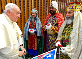 Esta es la segunda ocasión en que los reyes juanadinos participan en una audiencia papal. La primera ocurrió en diciembre del 2004, ante el papa Juan Pablo II. (Foto: Vatican Media)