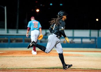 Ozzie Martínez, de los Gigantes de Carolina. (Foto: Favian Valdés | LBPRC Media)