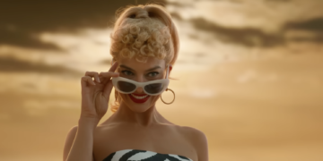 Margot Robbie interpreta a Barbie.
