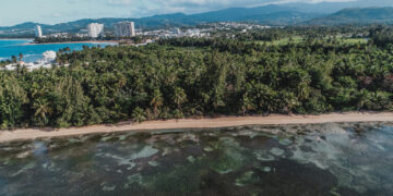 Playa Punta Bandera en Luquillo. (Foto: Jomar Parrilla Cruz / Centro de Periodismo Investigativo)