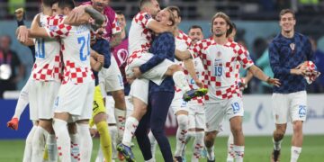Croacia celebra el bronce en Qatar 2022. (Foto: EFE / EPA / Tolga Bozoglu)