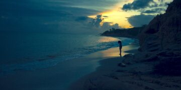 La cineasta puertorriqueña Glorimar Marrero explora en su filme "La Pecera" el duelo y los estragos del "colonialismo estadounidense" en Puerto Rico a través del cáncer de una artista. (Foto: Visit Films, vía EFE)