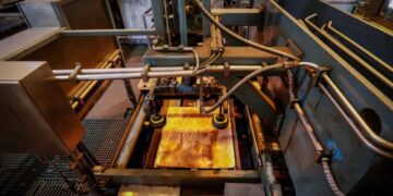 Foto de archivo del procesado final del cobre en la Mina de las Cruces del término municipal de Gerena (Sevilla). EFE/José Manuel Vidalna