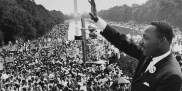 Martin Luther King en el Lincoln Memorial (Foto: Hulton Archive)