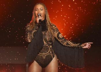 En esta fotografía del 26 de junio de 2016, Beyoncé interpreta "Freedom" en los Premios BET en Los Angeles. (Foto Matt Sayles/Invision/AP, archivo)