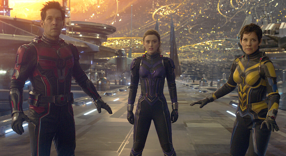 Paul Rudd, Kathryn Newton y Evangeline Lilly en una escena de "Ant-Man and the Wasp: Quantumania". (Disney/Marvel Studios vía AP)