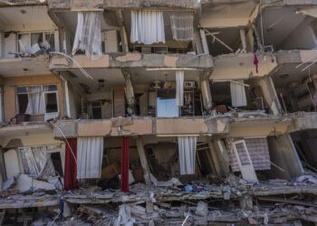 Edificio destrozado en Antioquía, Turquía. (Foto: Bernat Armangue /AP)