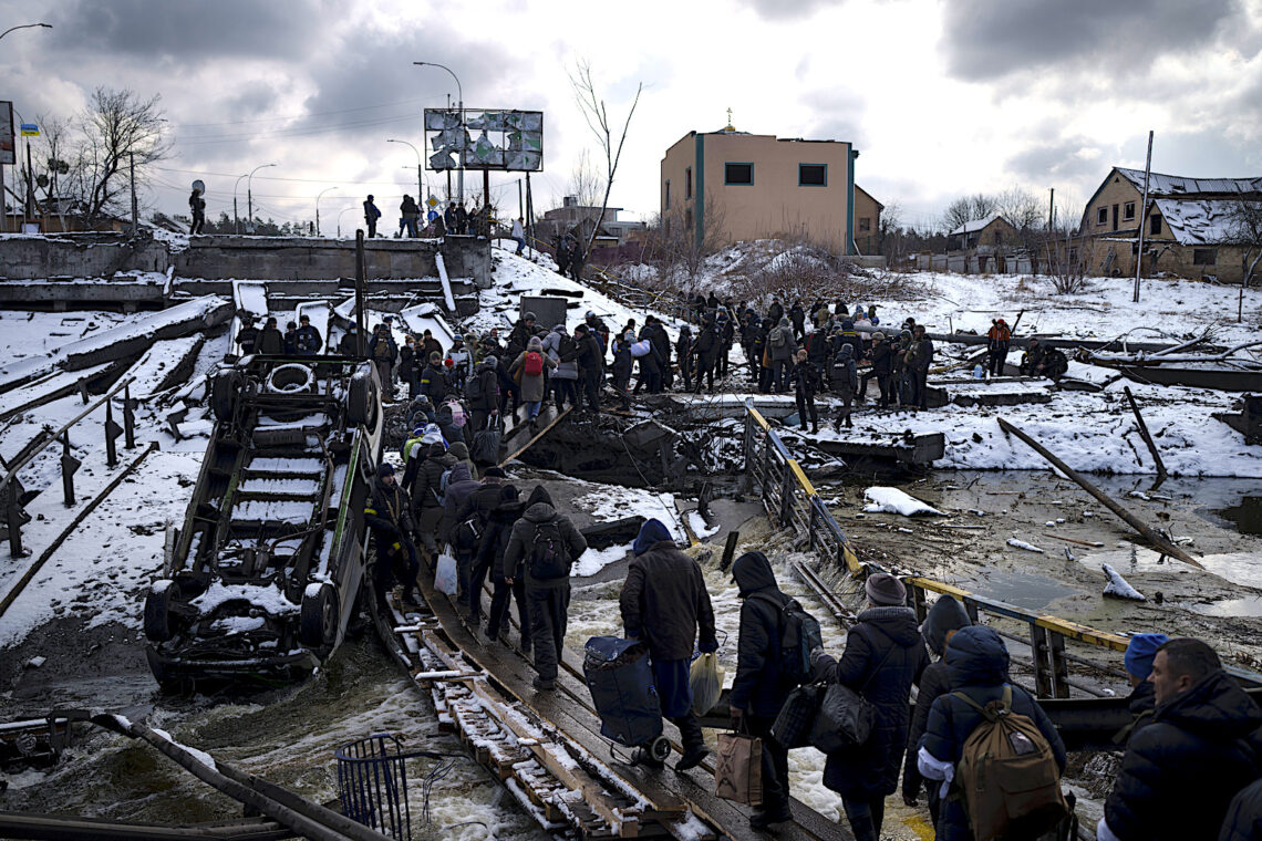 Como hito, el primer aniversario de la invasión rusa en Ucrania es tan sombrío como exasperante. Es un año repleto de muerte, destrucción, pérdida y daños que se sienten mucho más allá de las fronteras de Rusia y Ucrania. (Foto: Felipe Dana | AP, archivo)