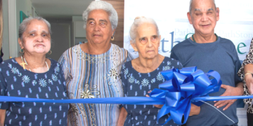 Hermanos no vidente reciben las llaves de su nuevo hogar en Guayanilla. (Foto: Pathstone)