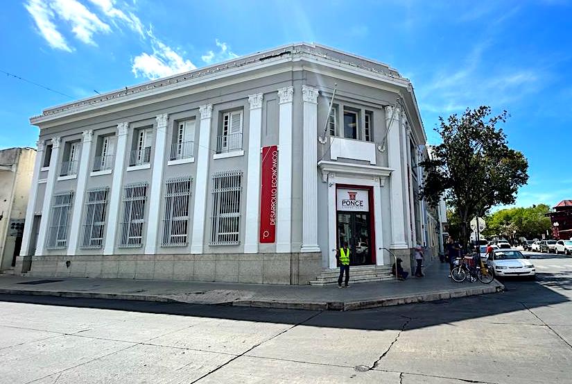 El Banco Municipal de Ponce está ubicado en el edificio sede del otrora Scotiabank y Proscenium, el mismo que ahora alberga las oficinas municipales de Desarrollo Económico y Turismo. (Foto: Omar Alfonso, archivo)