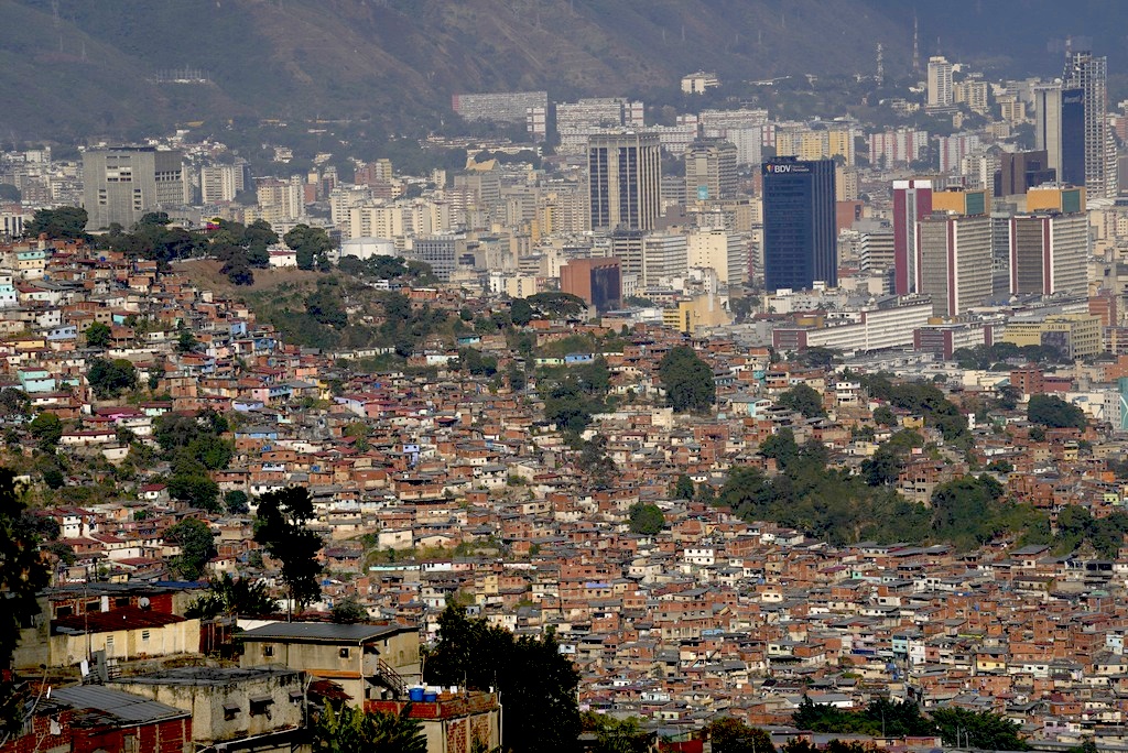 Barrio pobre en Caracas, Venezuela. (Foto: Ariana Cubillos / AP)