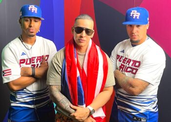 Francisco Lindor, Daddy Yankee y Javier Báez. (Foto: Facebook / MLB Puerto Rico)